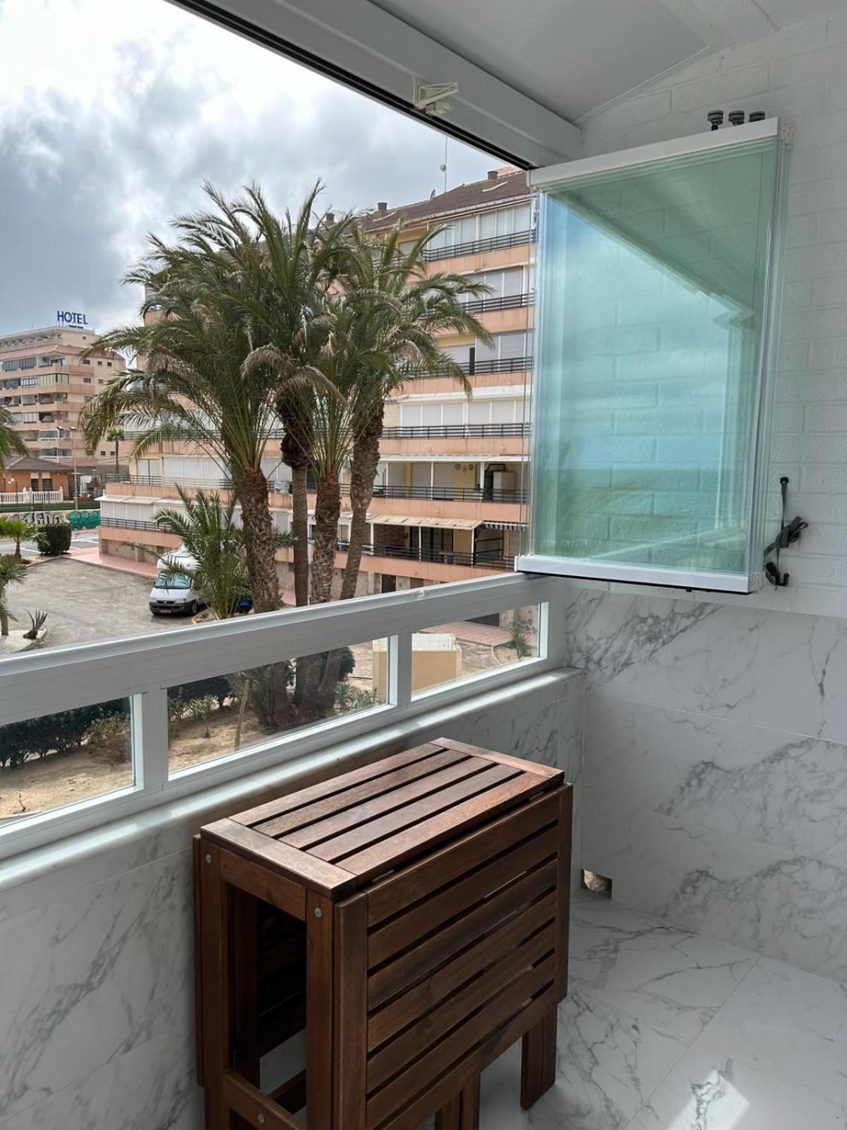 Splendido Appartamento Fronte Mare Vista Spiaggia - Prima Linea Mare Torrevieja Bagian luar foto